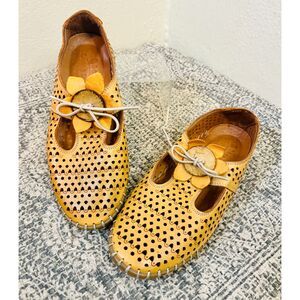 Spring Step Sunflowery Leather Laser-Cut Flats Camel Tan 37/6.5